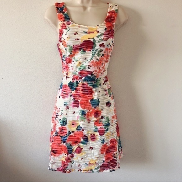 Trixxi Floral fit & flare dress - Picture 2 of 8